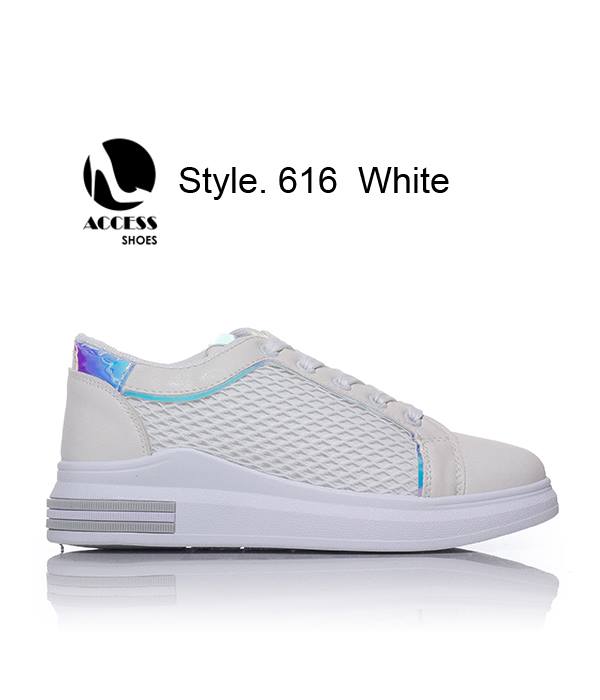 Γυναικεία Sneakers σε συνδυασμό υφασμάτων και μεταλλικές λεπτομέρειες - Λευκό - Image 2