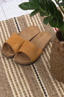Παντόφλες Flatforms  suede  με φαρδύ λουράκι - Κάμελ