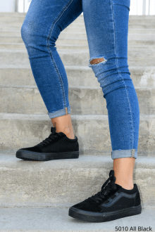 Sneakers πάνινα basic με κορδόνια Μαύρο