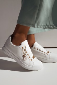 Γυναικεία sneakers σε απλή γραμμή με διακοσμητική αλυσίδα Λευκό