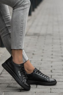 Sneakers δερματίνη  matte- croco, με χρυσή γραμματοσειρά στο παλινό εξωτερικό μέρο - Μαύρο