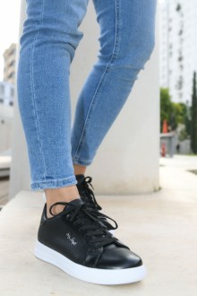 Sneakers δερματίνη  matte- croco, με χρυσή γραμματοσειρά στο παλινό εξωτερικό μέρο - Μαύρο / Λευκό
