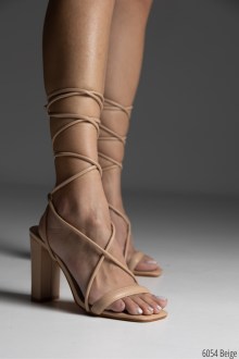 Πέδιλο με λεπτά λουράκια που δένουν στο πόδι - Μπέζ