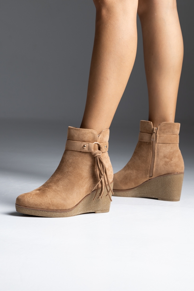 Μποτάκια suede με πλατφόρμα και κρόσσια στο πλάι - Κάμελ - Image 5