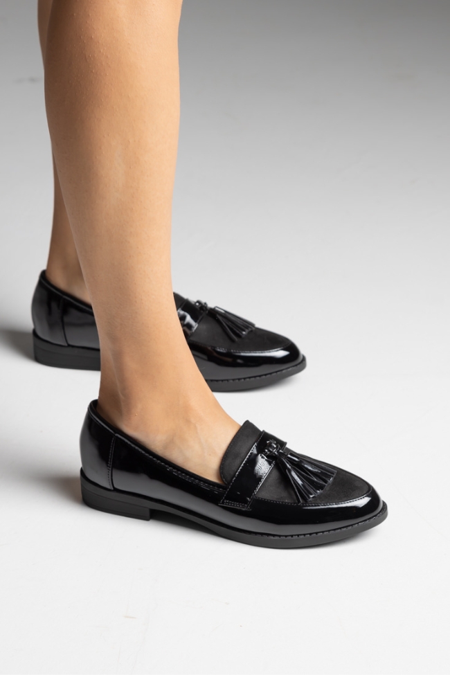 Μοκασίνια λουστρίνι και suede με διακοσμητική φούντα - Μαύρο - Image 3