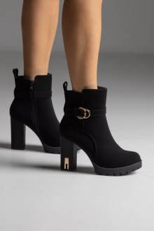 Μποτάκι με χρυσό στοιχείο και τακούνι με χρυσή λεπτομέρεια - Μαύρο