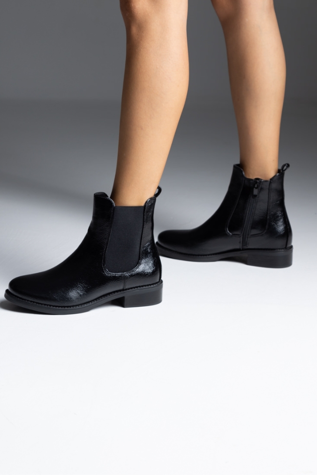 Μποτάκια λουστρίνι με λάστιχο - Μαύρο - Image 4