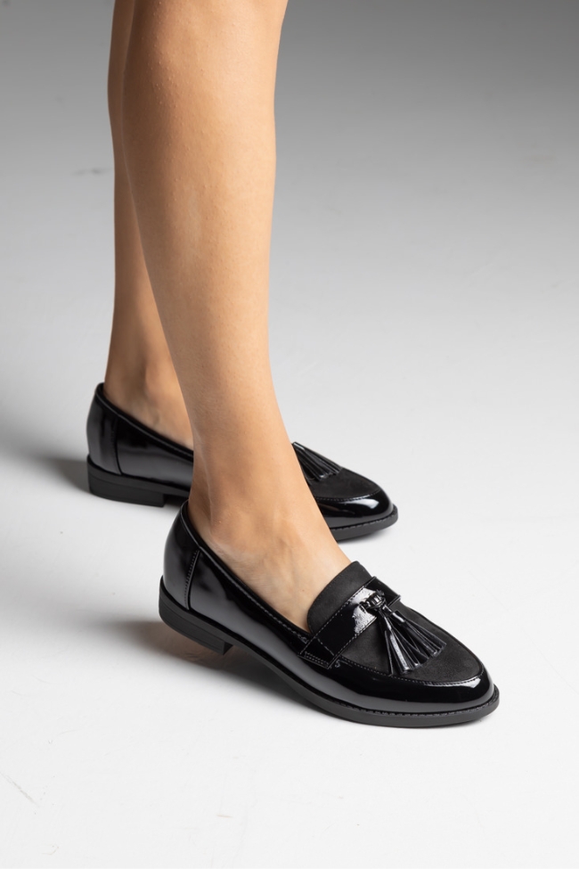 Μοκασίνια λουστρίνι και suede με διακοσμητική φούντα - Μαύρο - Image 4