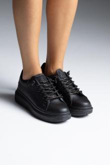 Sneakers δερματίνη με strass στην γλώσσα και ιδιαίτερα κορδόνια - Μαύρο