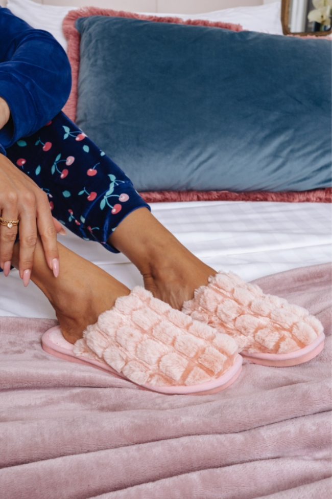 Γούνινες Παντόφλες με Ανάγλυφο Σχέδιο - Ρόζ - Image 3