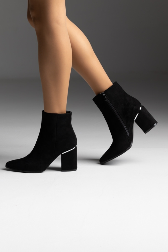 Μποτάκι suede με χοντρό τακούνι και μεταλλική λεπτομέρεια - Μαύρο - Image 4