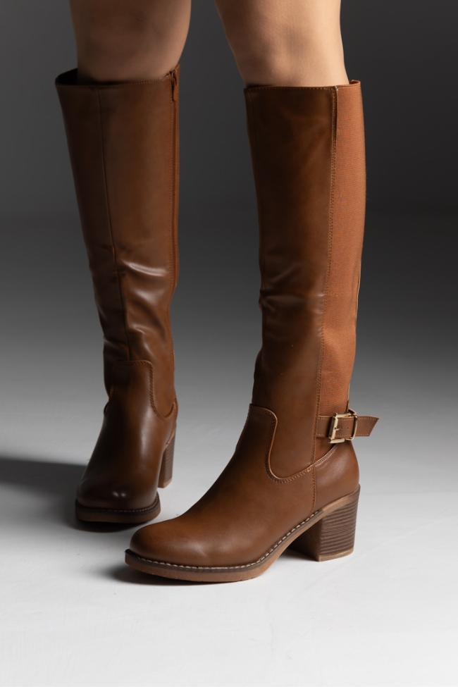 Μπότα δερματίνη με λάστιχο και διακοσμητική αγκράφα - Κάμελ - Image 4