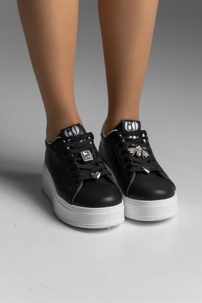 Sneakers με διακοσμητική πέτρα και καρδιά στα κορδόνια - Μαύρο - Image 4