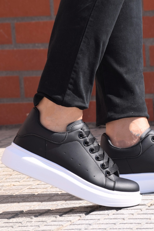 Ανδρικό αθλητικό δίσολα με κορδόνια - Μαύρο / Λευκό