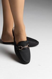 Loafer mule με χρυσό μεταλλικό στοιχείο - Μαύρο