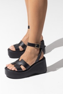 Δερμάτινες (LEATHER) Ελληνικές Πλατφόρμες με λουράκι ‘H’ στα δάχτυλα - Μαύρο