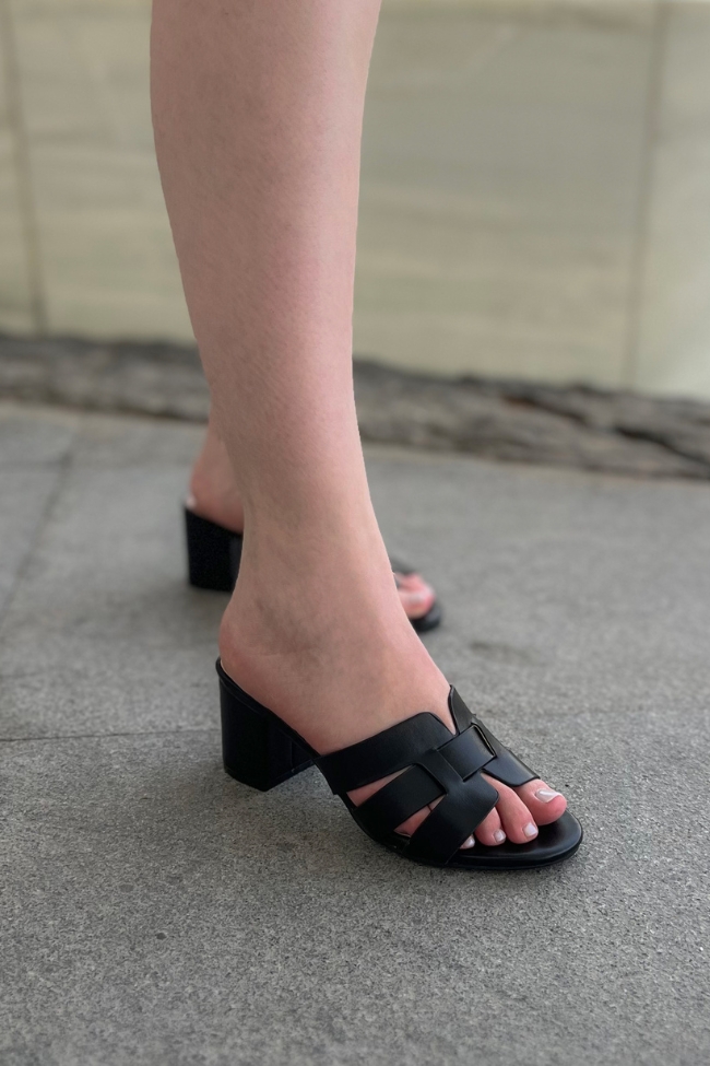 Mules με Ανοίγματα - Μαύρο - Image 2