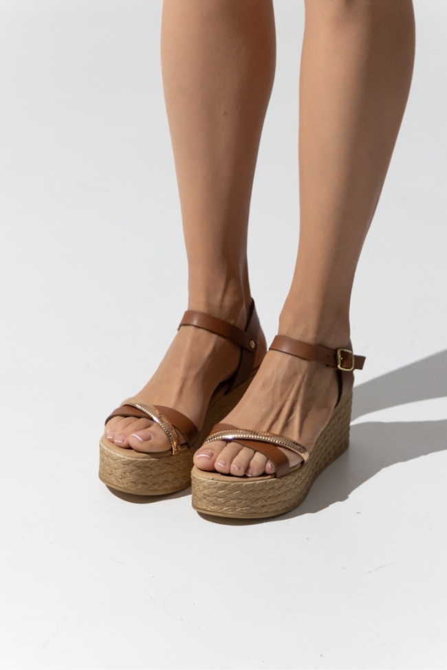 Δερμάτινες (LEATHER) Ελληνικές Πλατφόρμες με χιαστί λουράκι στα δάχτυλα μπρασελέ – Κάμελ - Image 7