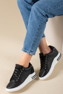 Sneakers με εσωτερικό τακούνι - Μαύρο