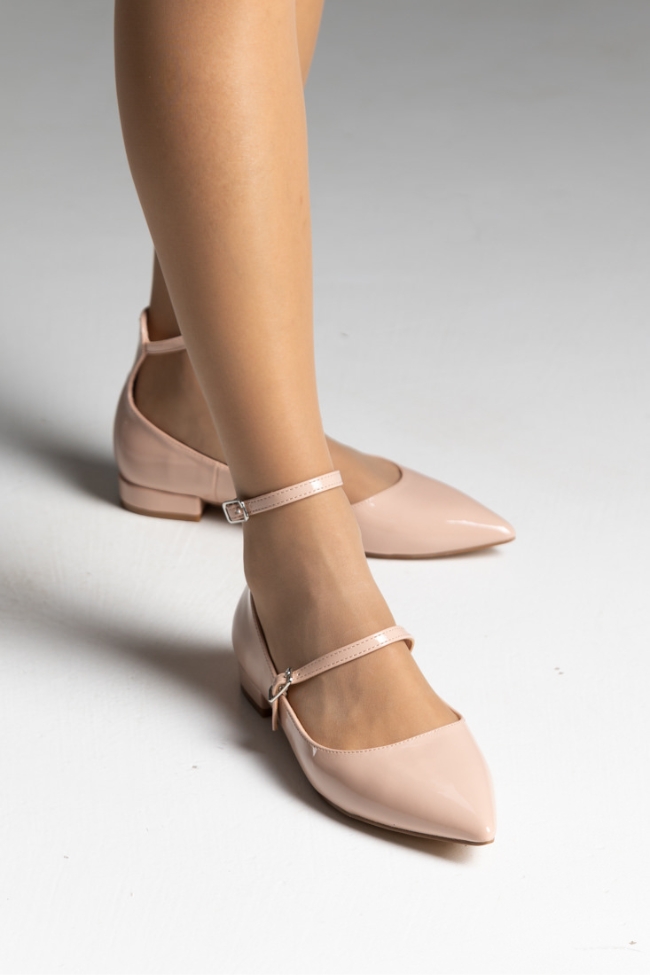 Μπαλαρίνες λουστρίνι flat με δύο λεπτά λουράκια - Μπέζ - Image 2