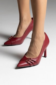 Γόβες δερματίνη με λεπτό τακούνι και διακοσμητικά λουράκια στην μύτη - Κόκκινο