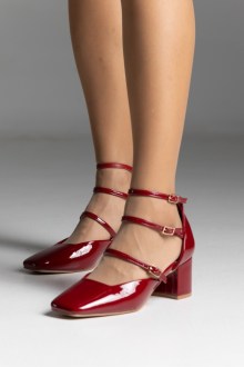 Γόβες λουστρίνι με χοντρό τακούνι και λεπτά λουράκια - Κόκκινο