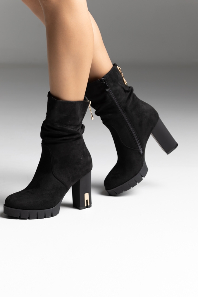 Μποτάκια με χρυσή λεπτομέρεια και διακοσμητικό χρυσό φερμουάρ στο πίσω μέρος - Μαύρο - Image 2