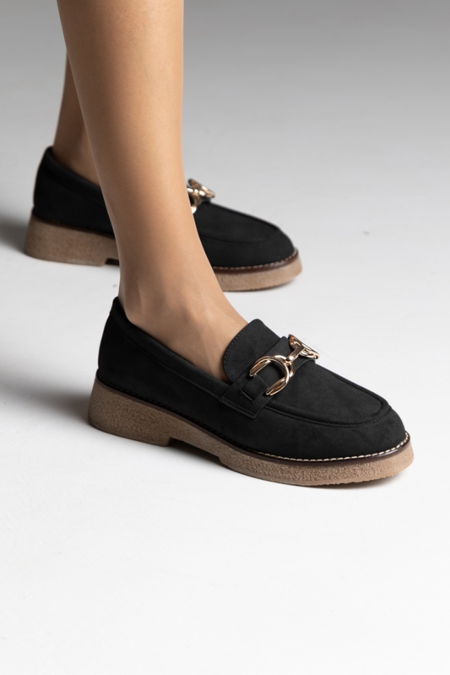 Γυναικεία loafers με κρεπ πάτο και διακοσμητικό στοιχείο - Μαύρο - Image 2