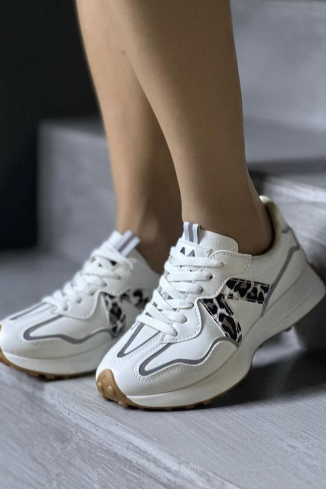 Γυναικεία sneakers δερματίνη με συνδυασμό υφασμάτων - Λευκό / Λέοπαρτ