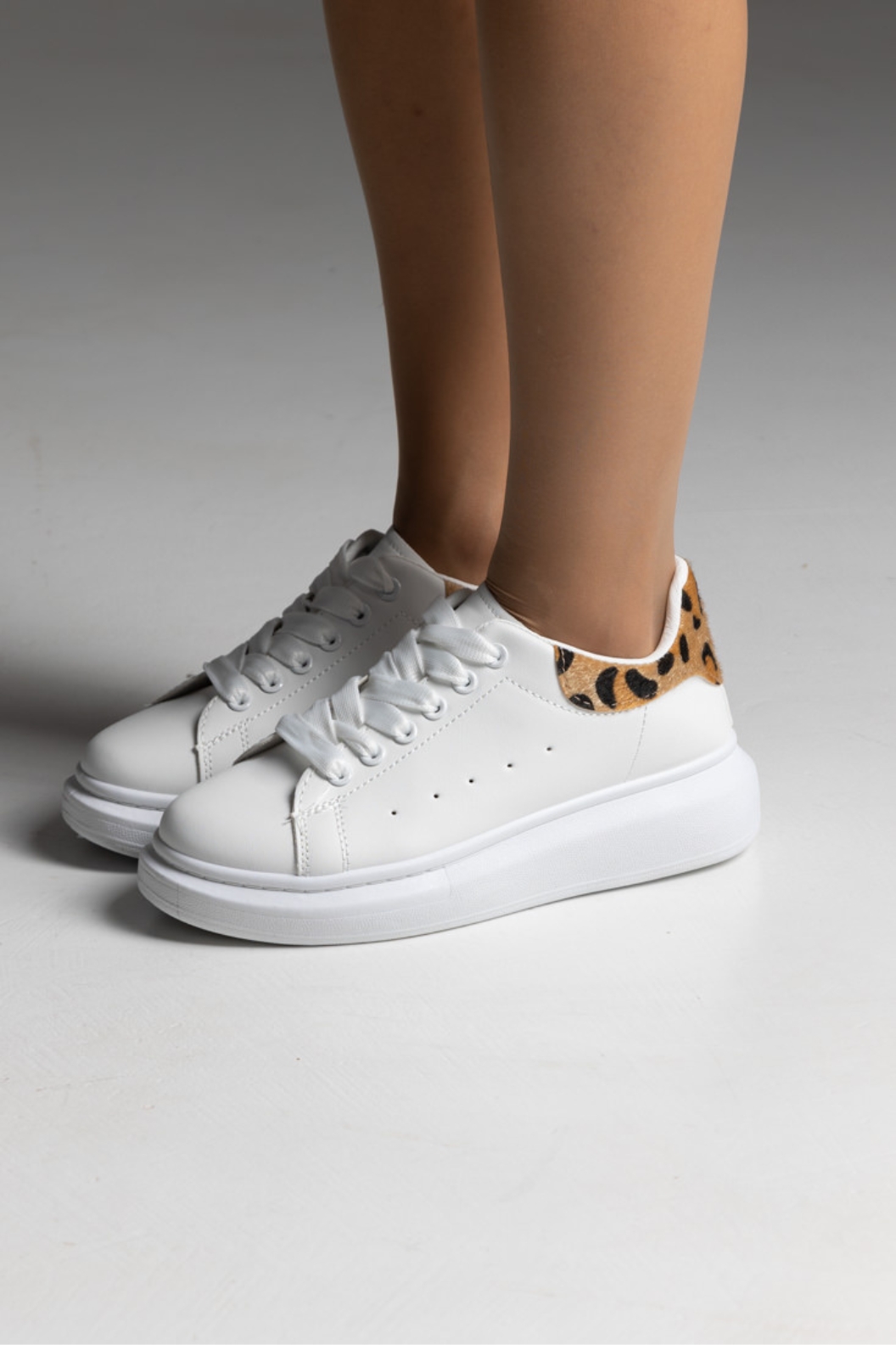 Γυναικεία sneakers - Λευκό / Λέοπαρτ