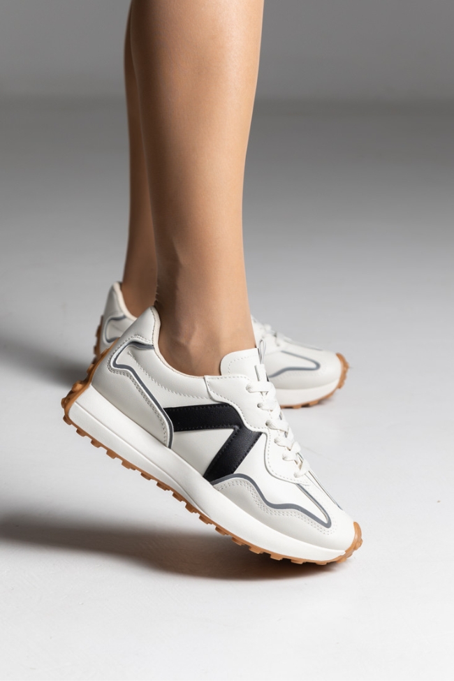 Γυναικεία sneakers δερματίνη με συνδυασμό υφασμάτων - Λευκό / Μαύρο