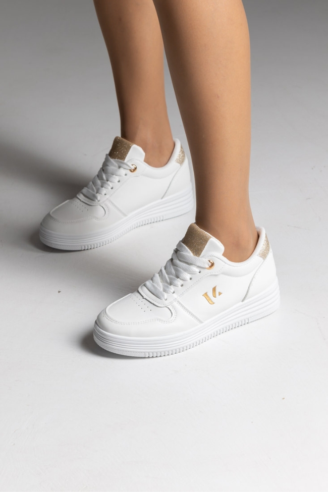 Γυναικεία sneakers με χρυσή λεπτομέρεια - Λευκό - Image 3