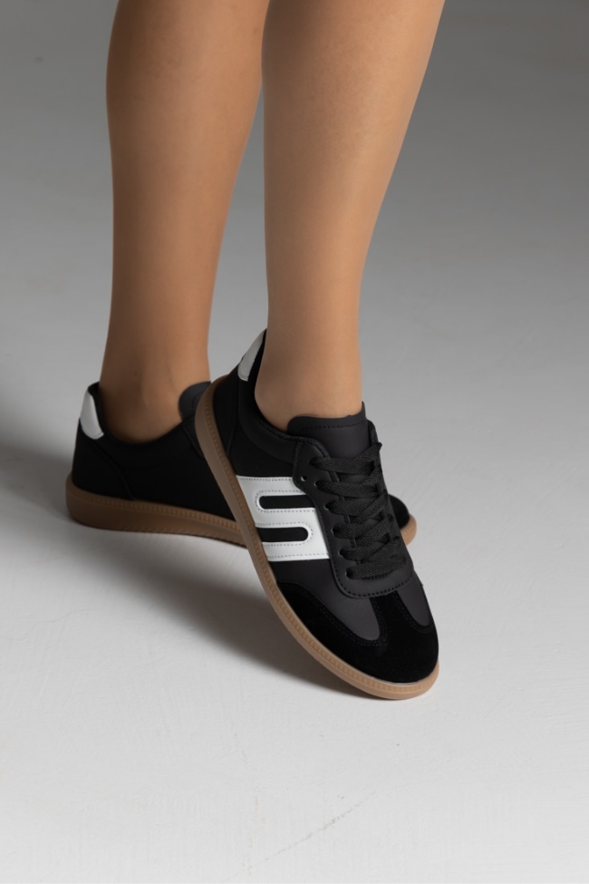 Γυναικεία sneakers με suede στοιχεία και καουτσούκ πάτο - Μαύρο