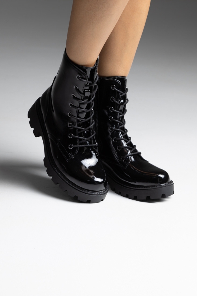 Αρβυλάκια λουστρίνι με τρακτερωτή σόλα και φερμουάρ στην εσωτερική πλευρά.- Μαύρο - Image 6