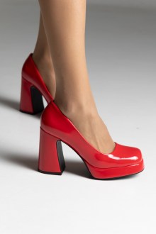 Γυναικείες γόβες με χοντρό τακούνι - Κόκκινο