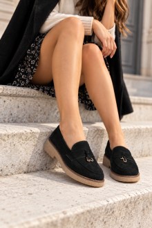 Γυναικεία Μαύρα Μαλακά Suede Μοκασίνια με Κρεπ Σόλα