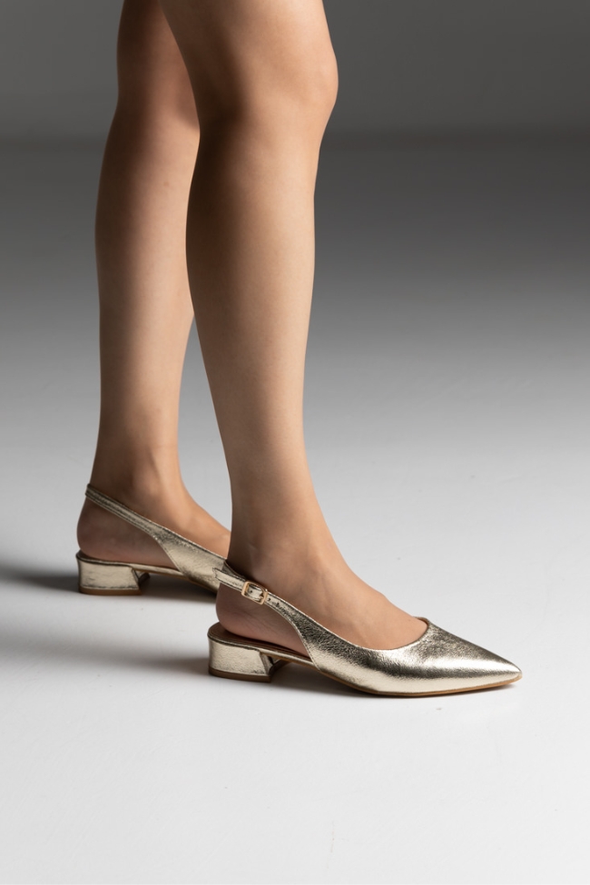 Γοβάκια Slingback με χαμηλό τακούνι και λουράκι στον αστράγαλο - Χρυσό