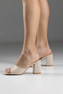 Mules με Χοντρό Τακούνι - Μπεζ