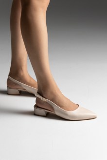 Γοβάκια Slingback με χαμηλό τακούνι και λουράκι στον αστράγαλο - Μπέζ