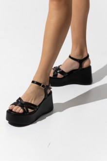 Πλατφόρμες με χιαστί λουράκια στα δάχτυλα και δέσιμο στον αστράγαλο - Μαύρο