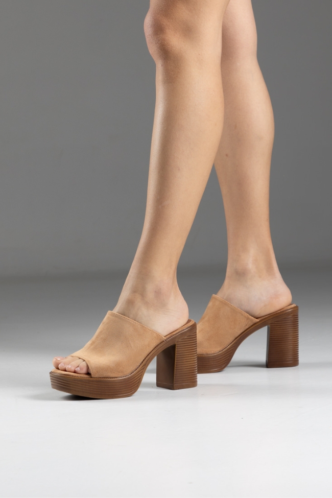 Τσόκαρα με ελαφριά σόλα και μαλακό πάτο Suede – Κάμελ - Image 3