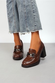 Γόβες Loafer με δερμάτινο πάτο και Μεταλλική Απλικέ – Καφέ