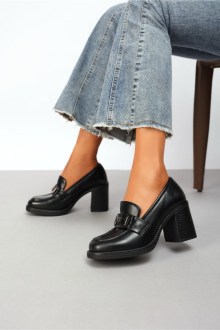 Γόβες Loafer με δερμάτινο πάτο και Μεταλλική Απλικέ - Μαύρο