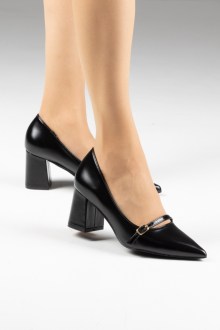 Γυναικείες γόβες δερματίνη με χοντρό τακούνι και λεπτό λουράκι λουστρίνι - Μαύρο