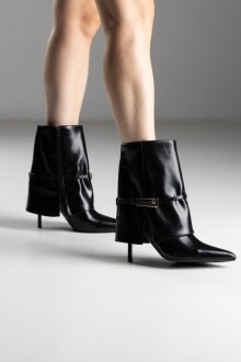 Μποτάκια με Ψηλό Τακούνι και Μεταλλική Αγγράφα - Μαύρο