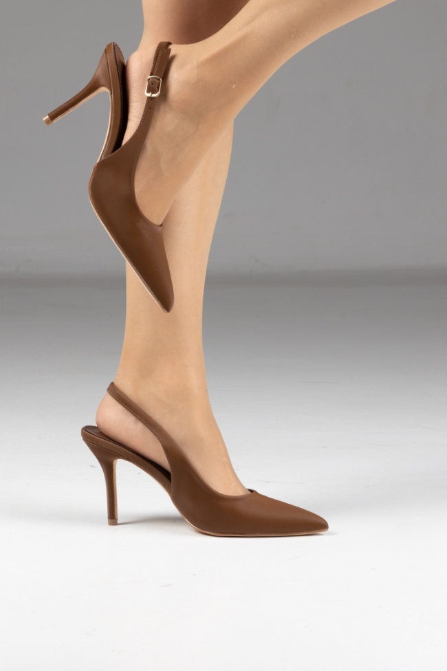 Γυναικείες γόβες σατέν, μυτερές με λεπτό τακούνι - Καφέ - Image 2