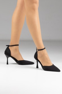 Γόβες Μυτερές με με λεπτό τακούνι και Μπαρέτα – Μαύρο