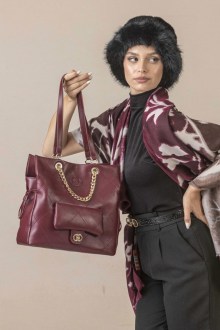 Ελαφριά τσάντα ώμου με διπλό κράτημα – Μπορντό