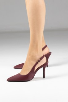 Γυναικείες γόβες σατέν, μυτερές με λεπτό τακούνι - Μπορντό