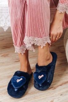 Γούνινες Παντόφλες Σπιτιού με Καρδιά και Κέντημα – Μπλέ